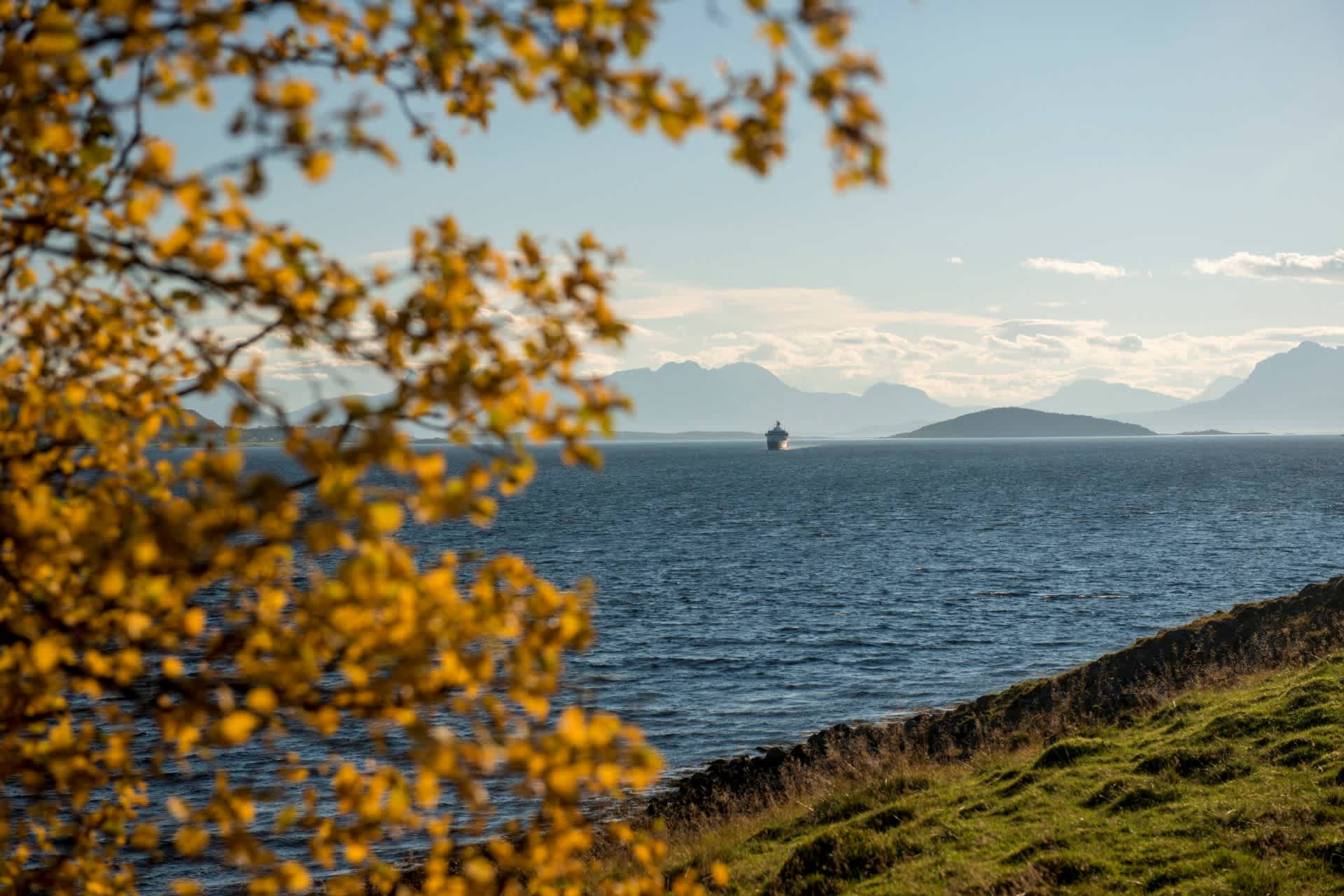 Hurtigruten in Stokksundet