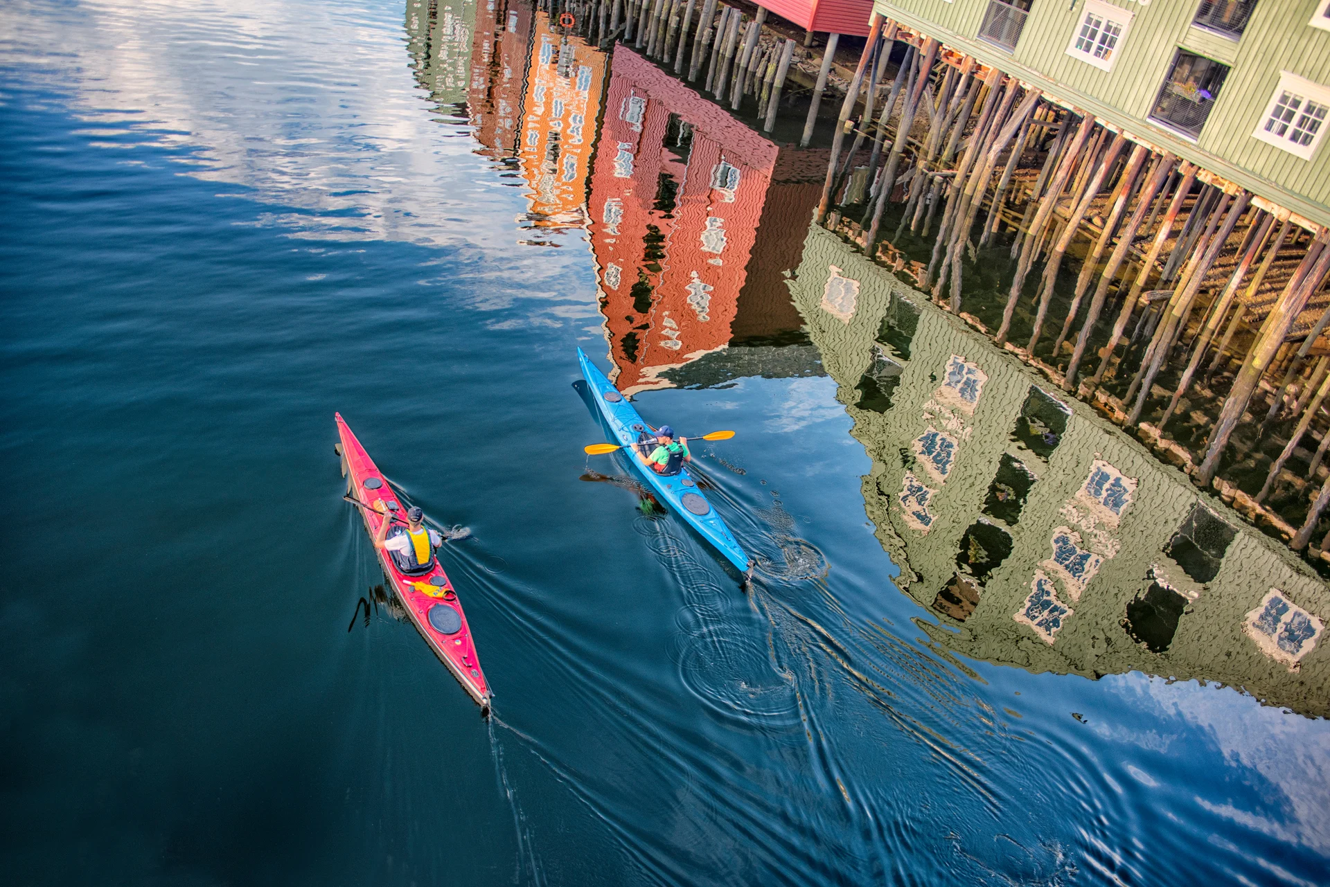 Two kayakers on the River Nid in Trondheim
