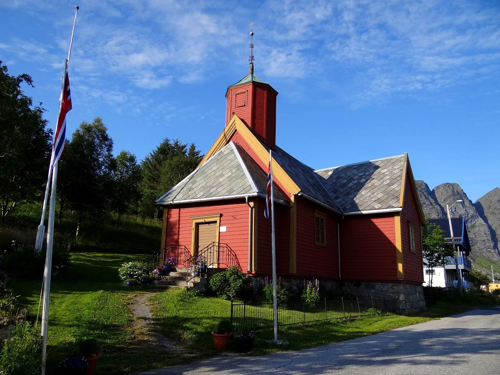 The church in Torsken on the island of Senja, Norway. Image copyright: Bjørn Christian Tørrissen, Wikimedia Commons