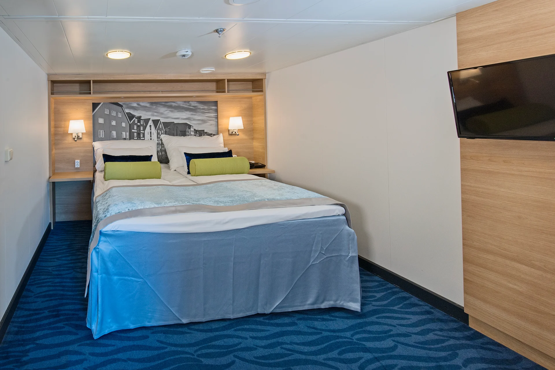 MS Polarlys Expedition Suite M4 Double Bed