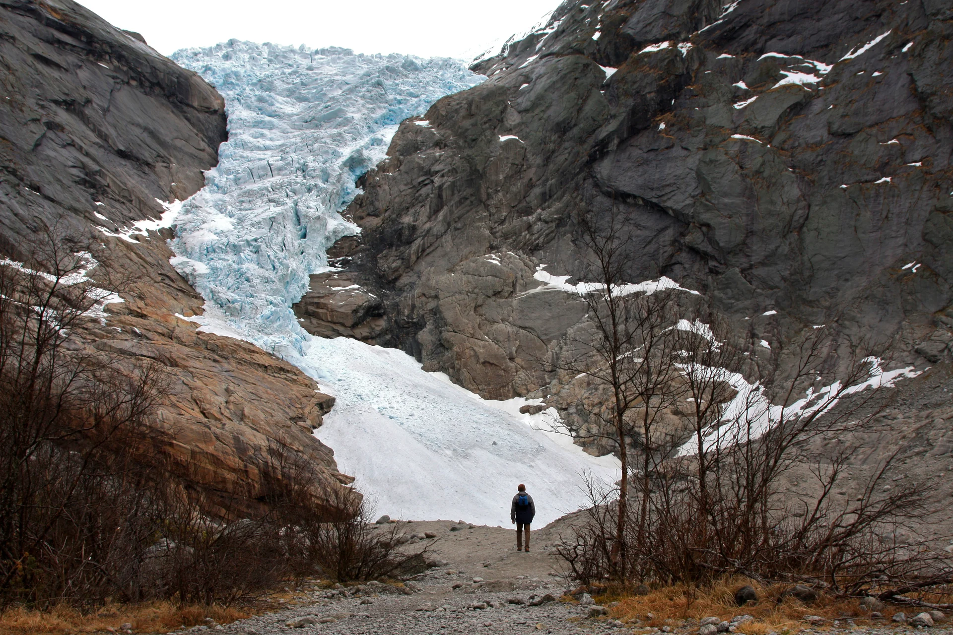 Briksdalsbreen-glacier-30191-Tori-Hogan