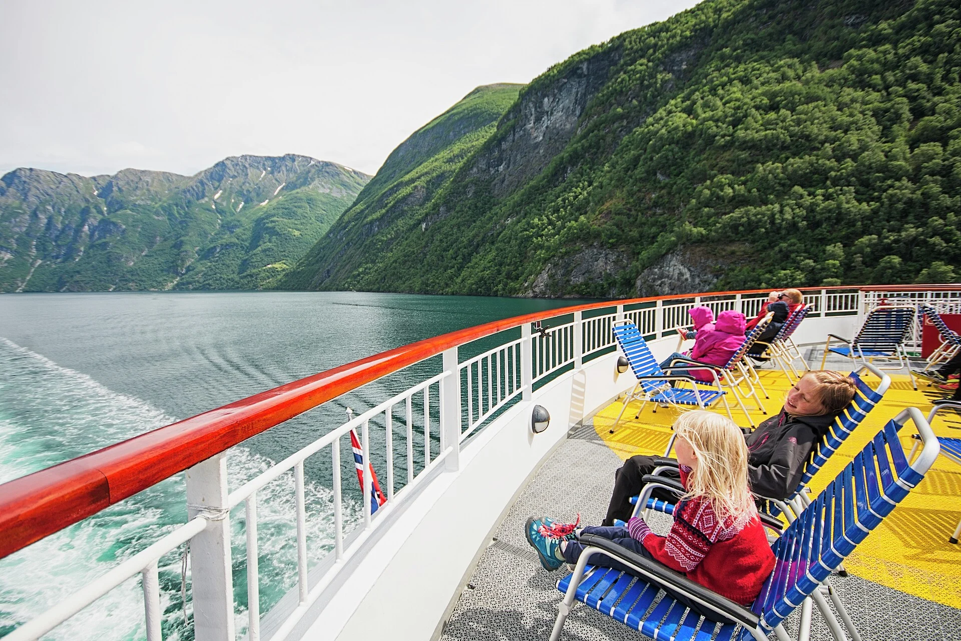 Family in Geiranger HGR 112144 1920 Photo Agurtxane Concellon