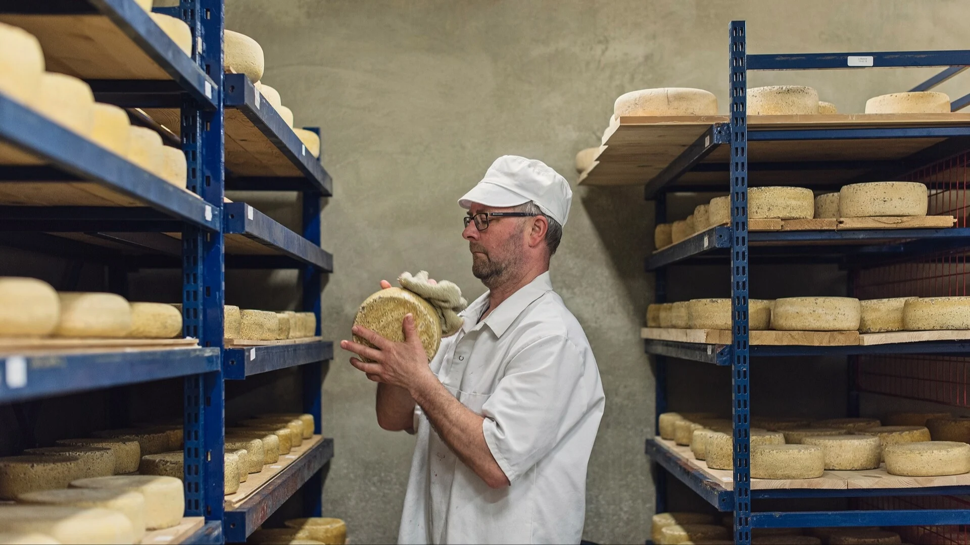 Knut Åland in the cheese factory making goats cheese