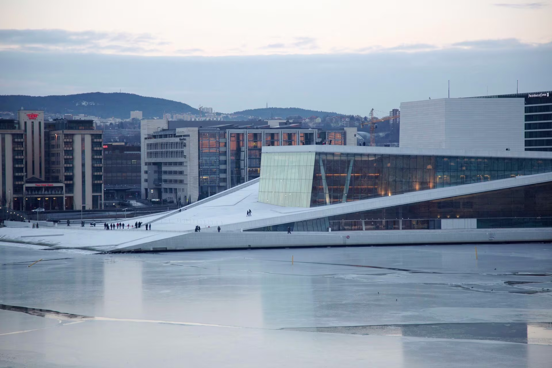 opera-house-norway-hgr-28374_1920-photo_ragnar__hartvig