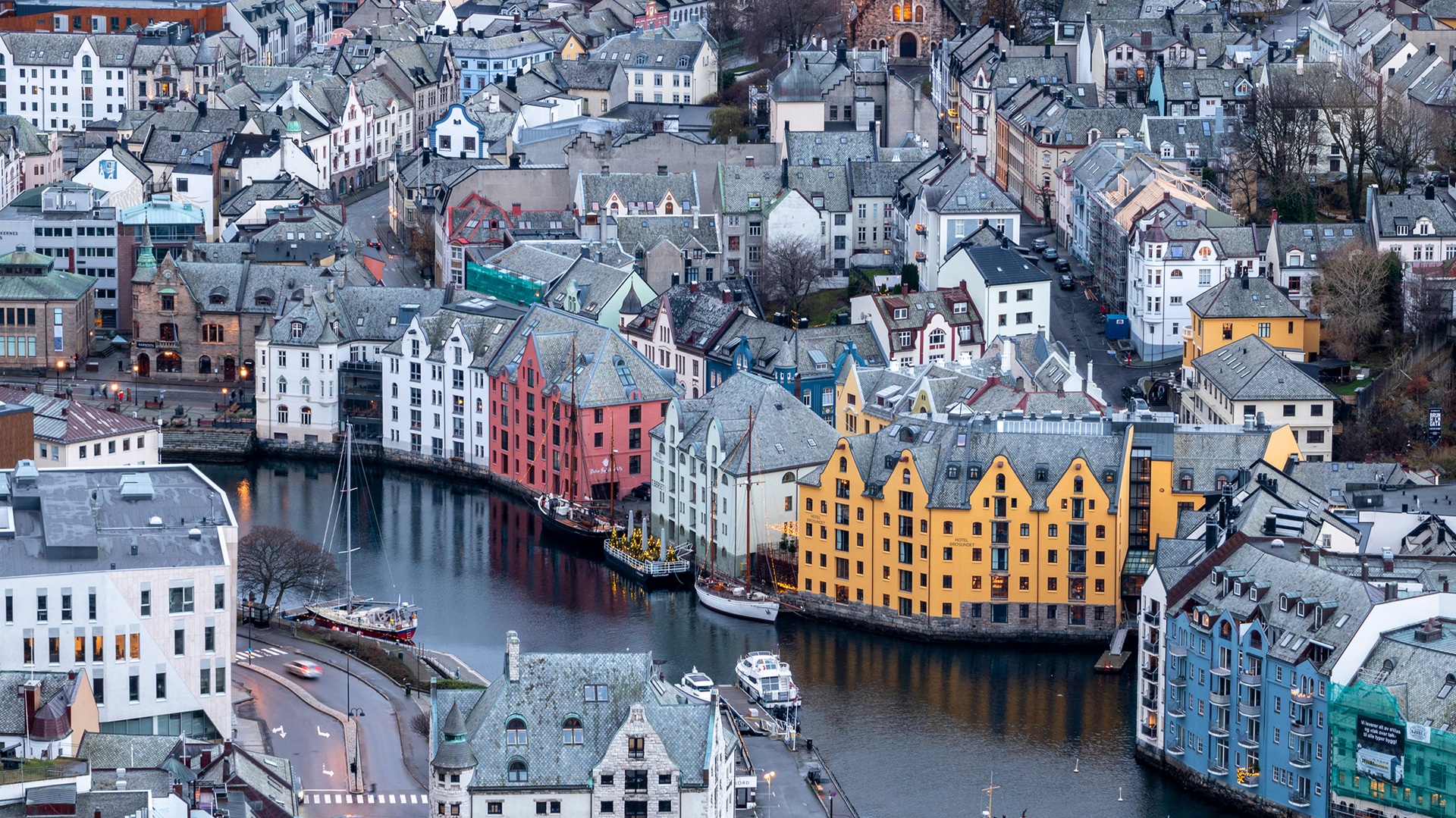 alesund-norway-hgr-149831-andrea klaussner-1920