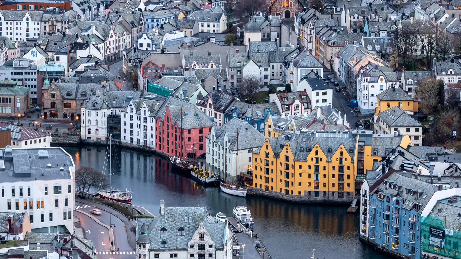 alesund-norway-hgr-149831-andrea klaussner-1920