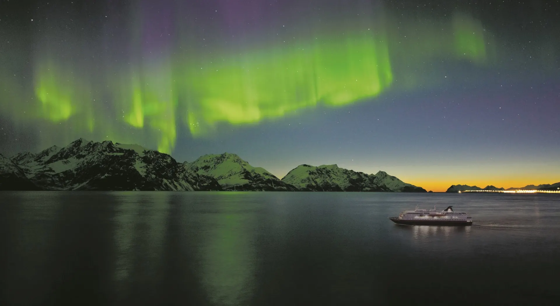 ship-northern-lights-lyngsalpene-52341-Jan R. Olsen