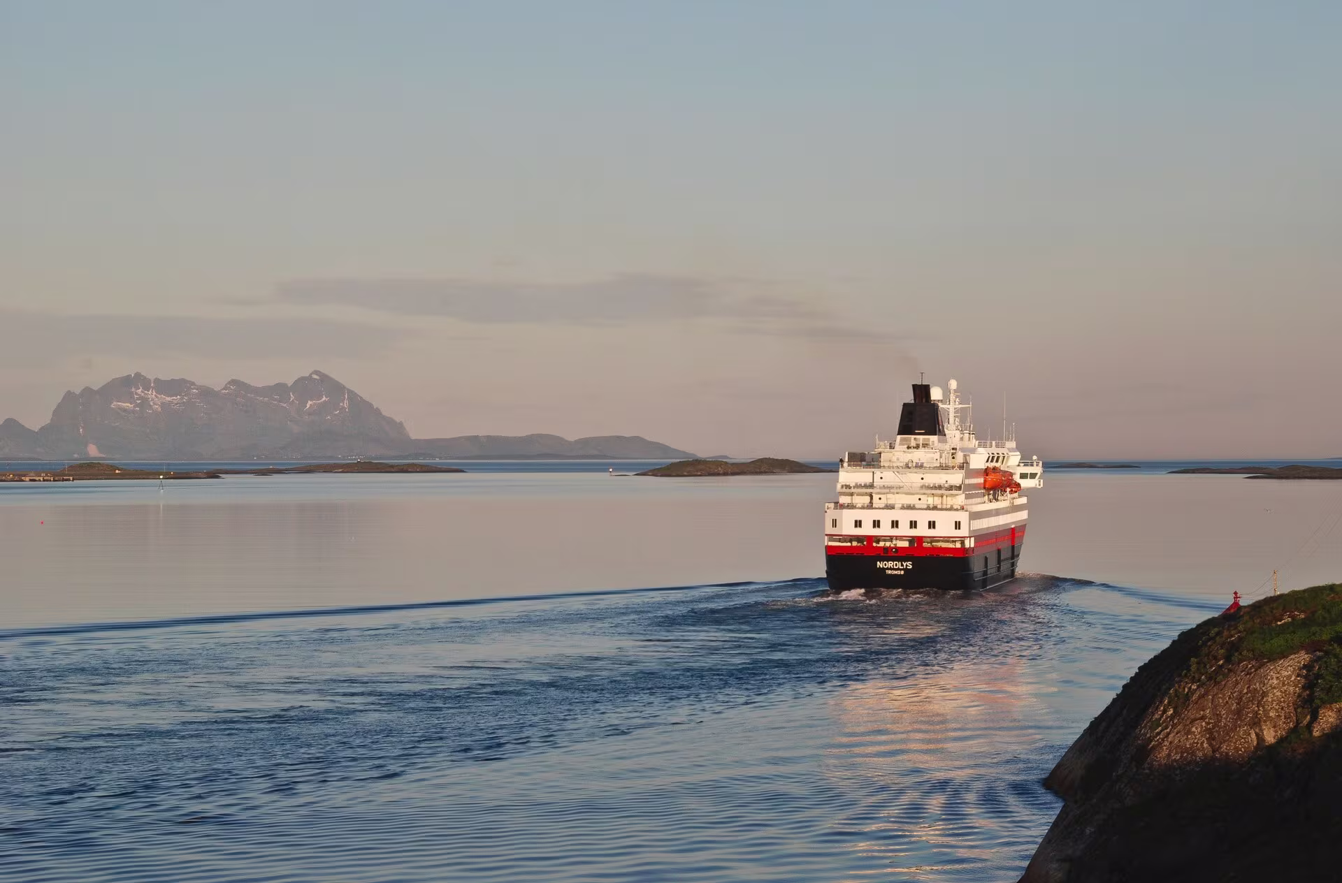 MS Nordlys at sea Norway HGR 110579 Photo Competition