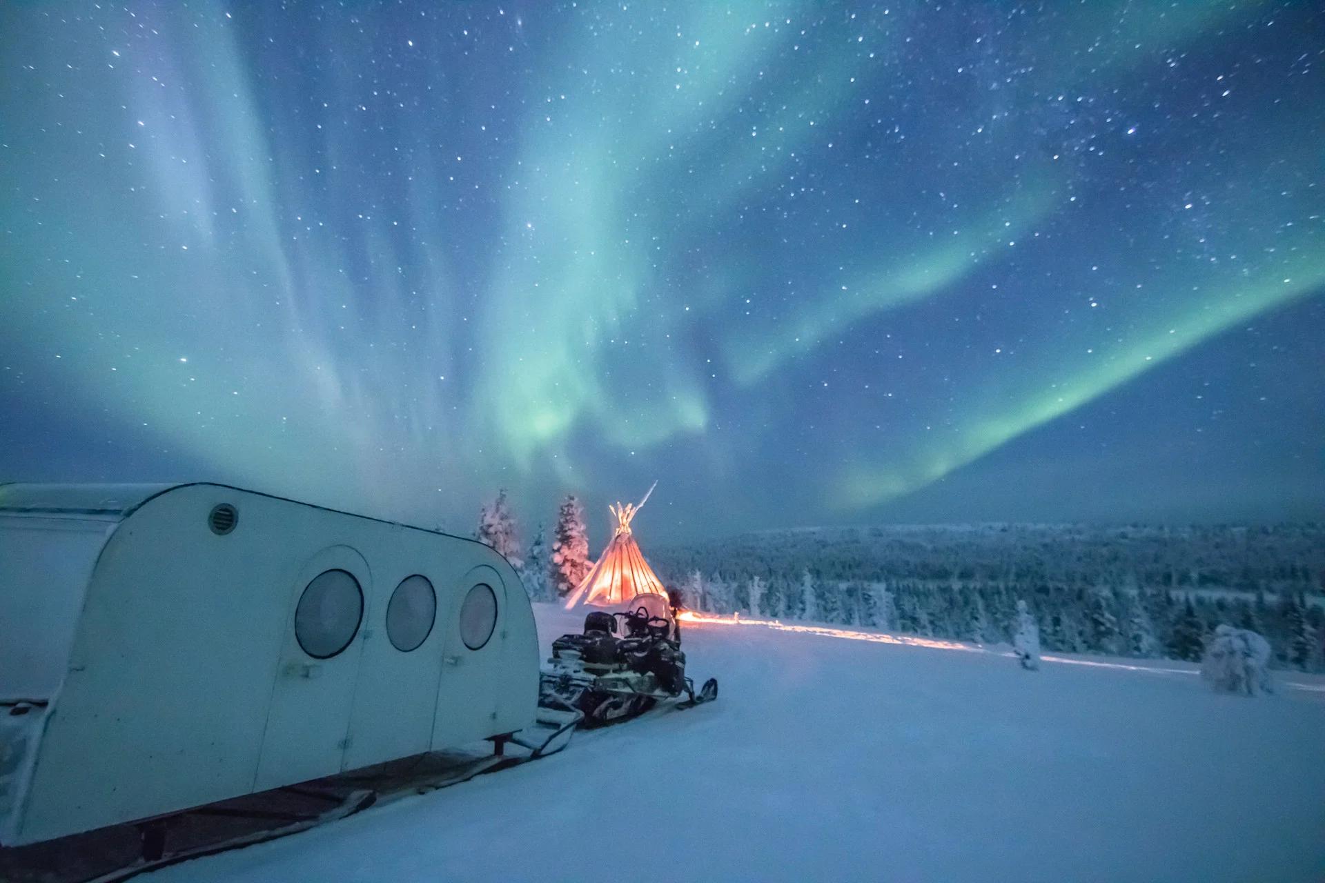 Aurora Heated Sleigh 1