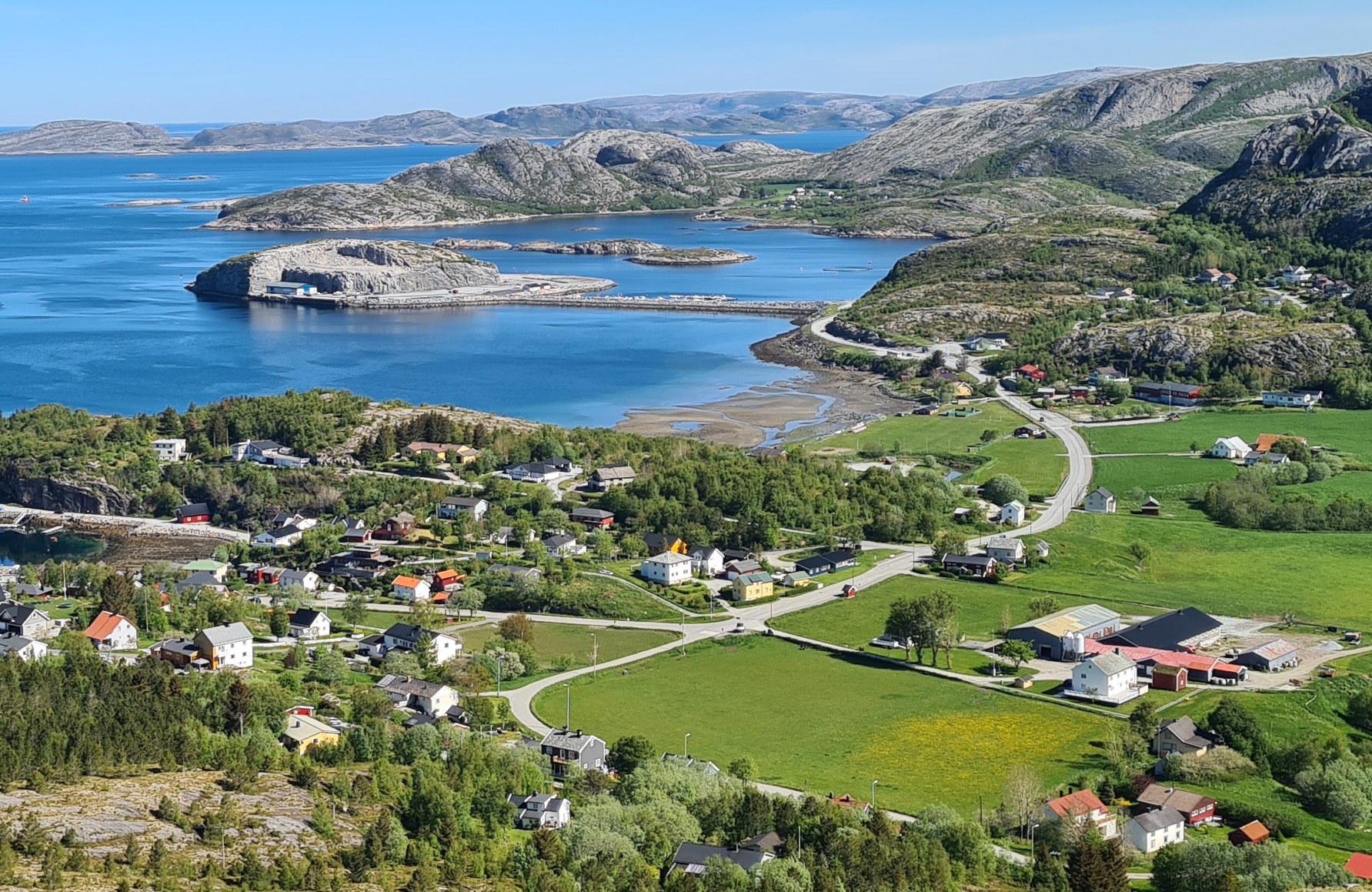 view-bessaker-from-storskardheia-mountain