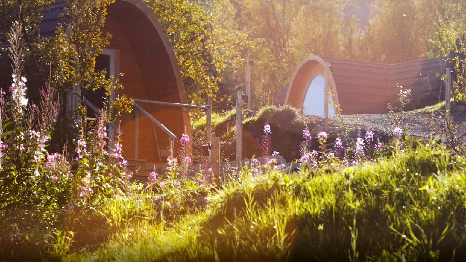 Traditionally used by hunters and fishers, the Gamme Cabins at the Kirkenes Snowhotel offer a unique way of experiencing nature in Norway