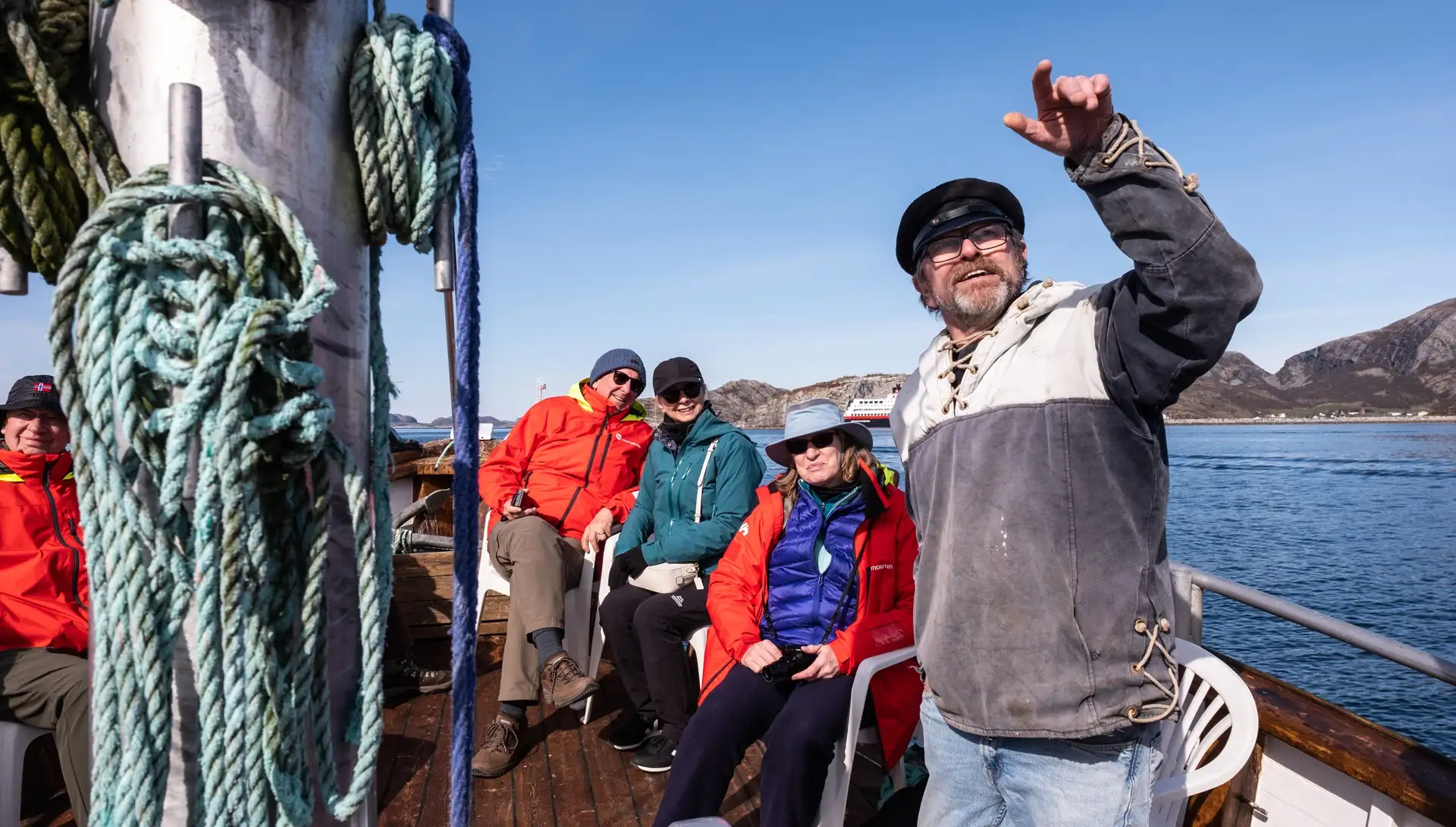 people-fishing-boat-bessaker-coast-norway-tommy-simonsen-20230506
