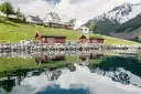 Le village de Sæbø dans le Hjørundfjord. Photo par : Andrea Klaussner