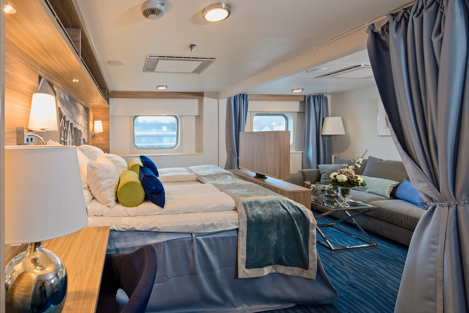 MS Nordkapp Expedition Suite Bed and Lounge View
