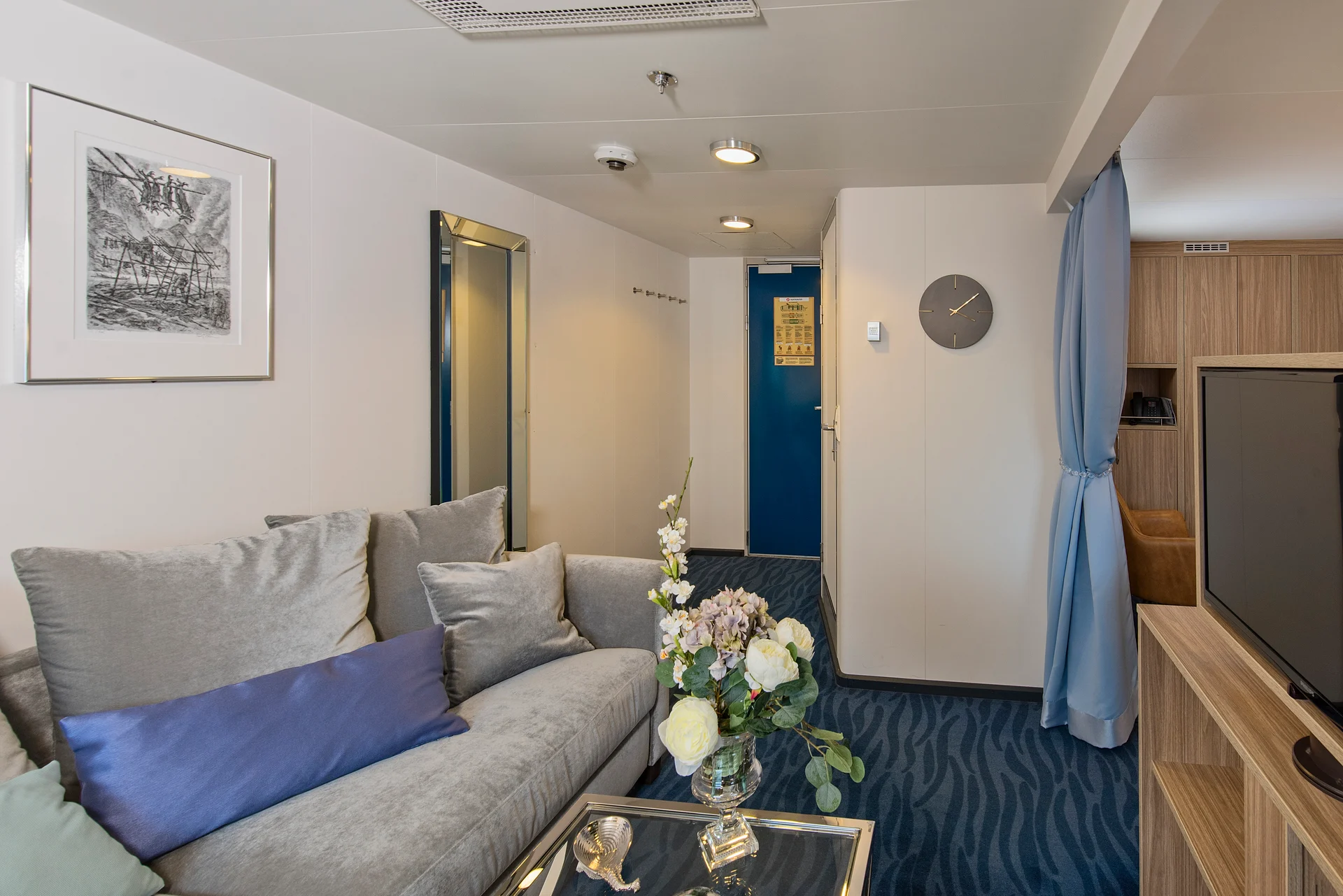 MS Nordkapp Expedition Suite Lounge Area