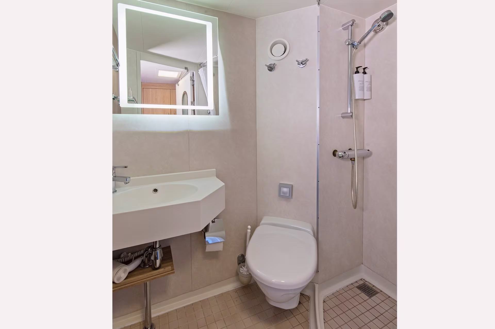 polarlys-j2d-p2-k3-o3-j3-p2-p2d-m4-q4-toilet