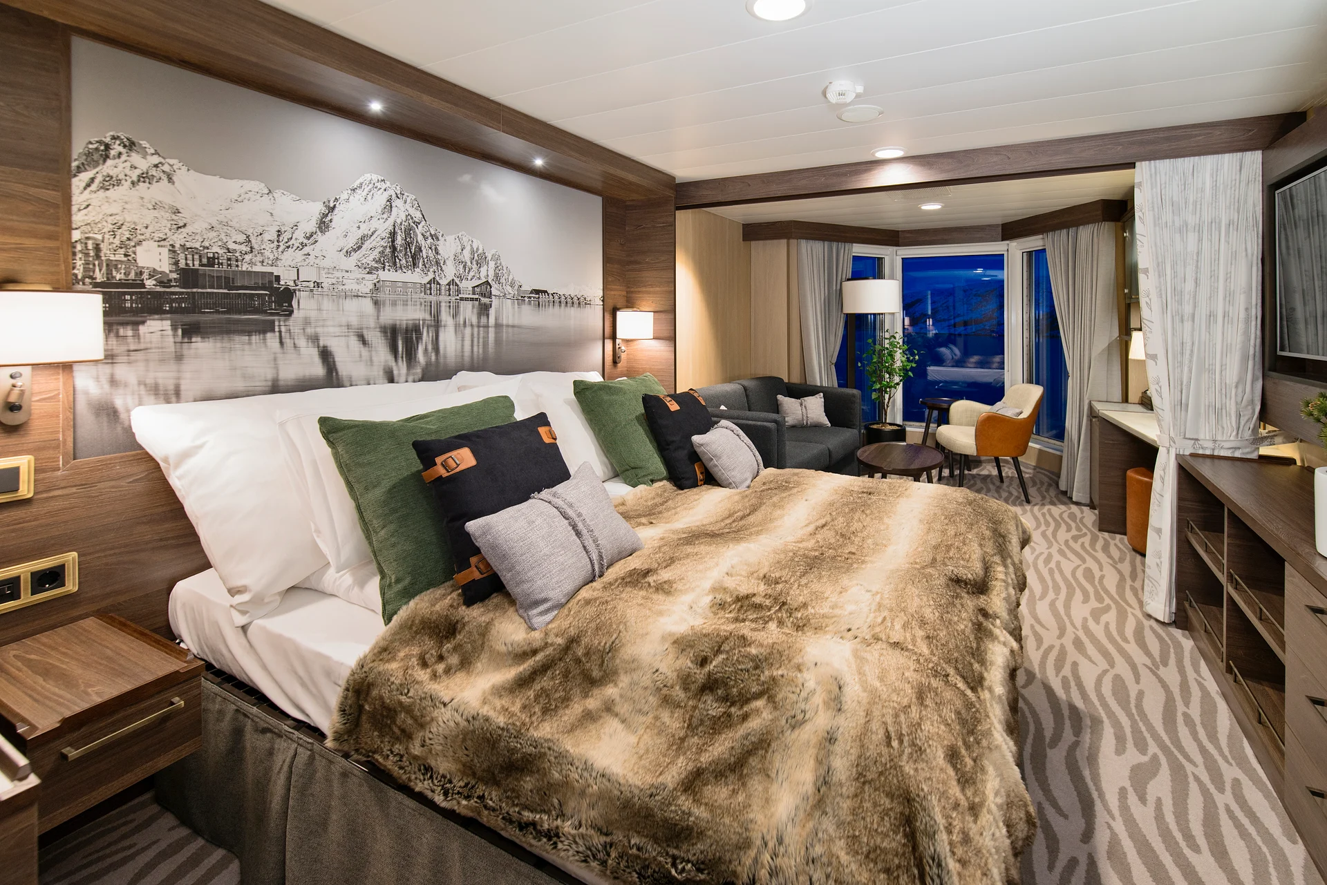 MS Richard With Expedition Suite MG4 Double Bed