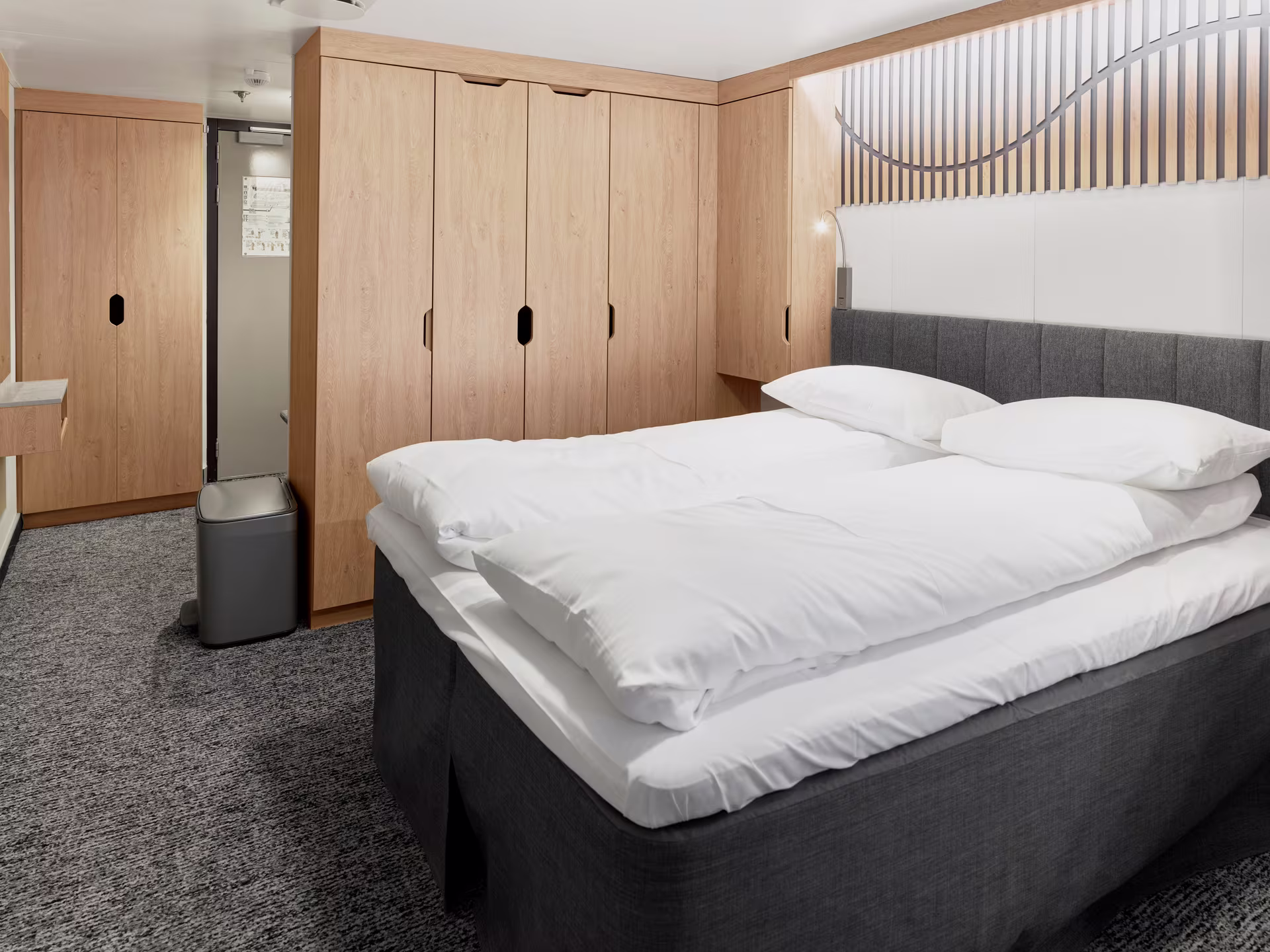 MS Finnmarken Arctic Superior QJ  Internal Room View