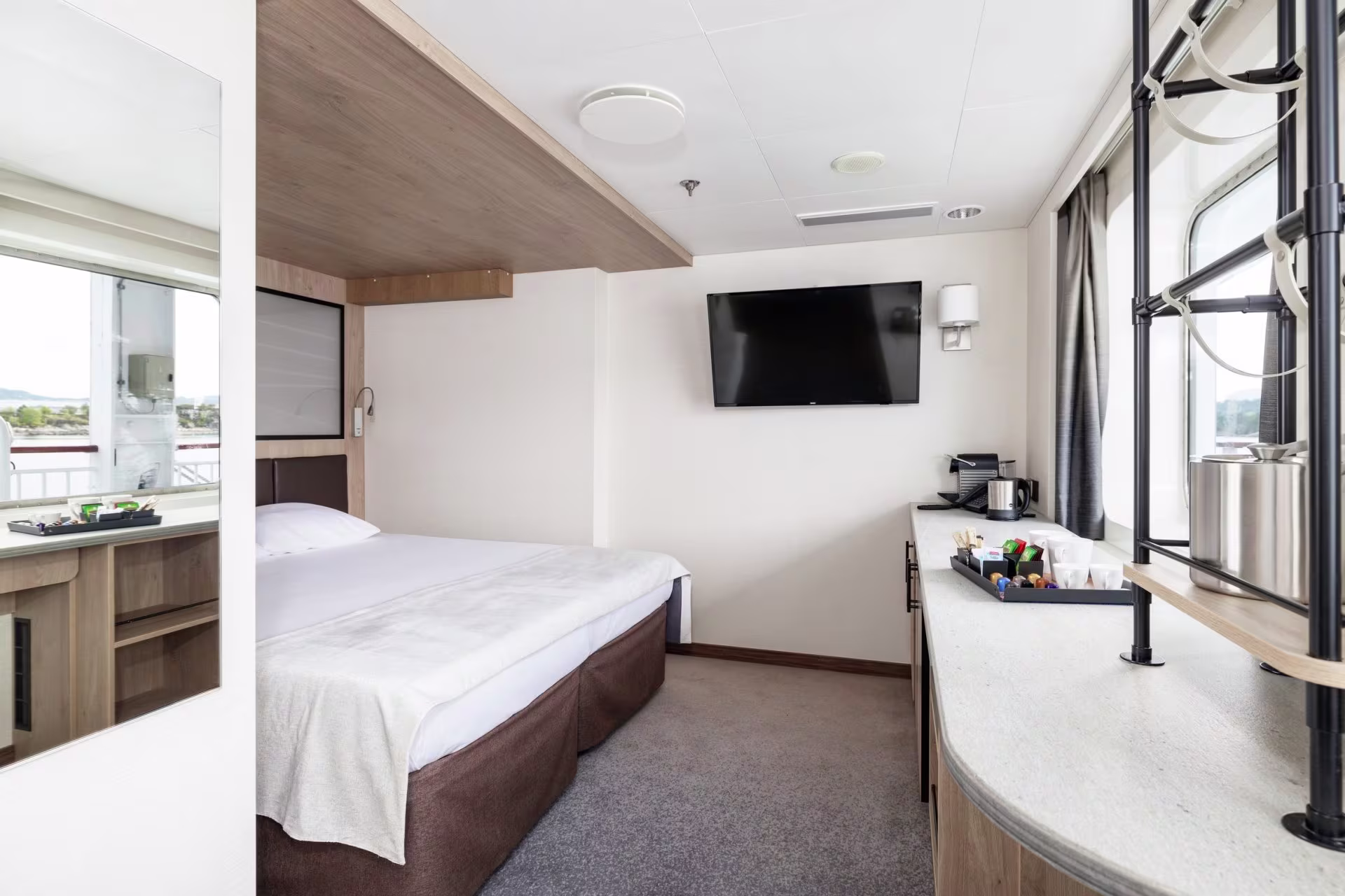 expedition-suite_q_otto-sverdrup_espen-mills_2