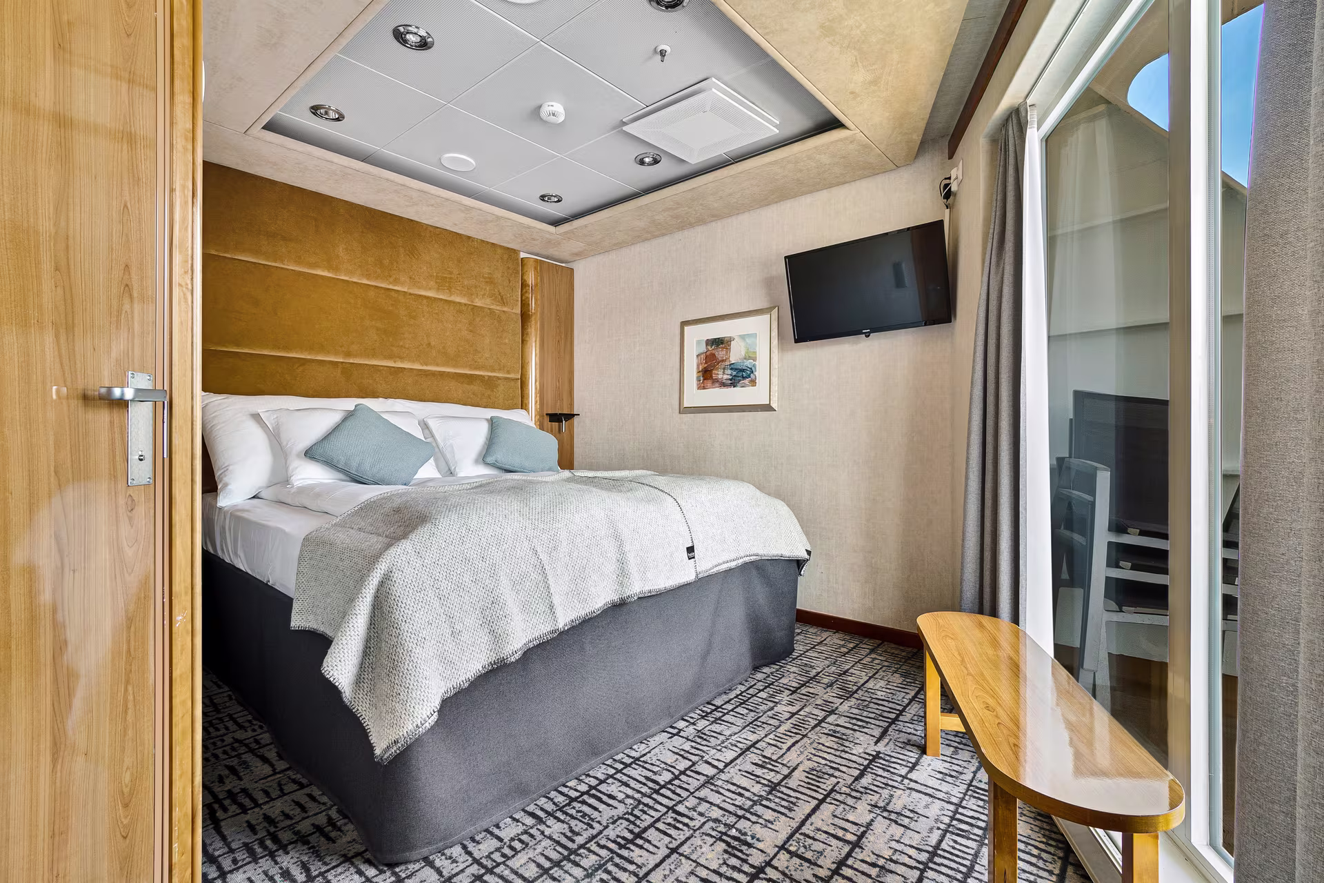 Expedition Suite MX MS Trollfjord bedroom