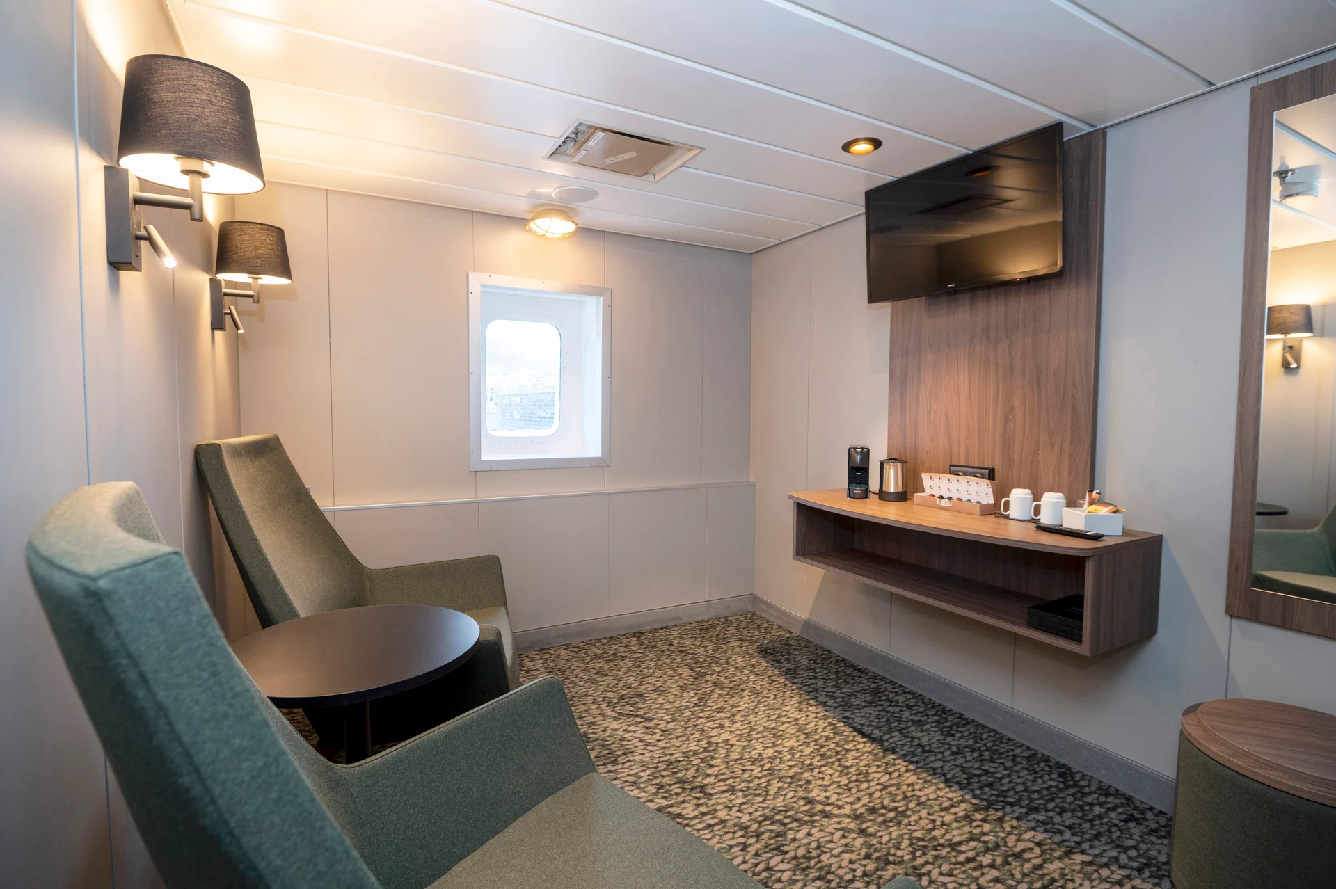Suite MS Vesteralen Q2 Lounge Area
