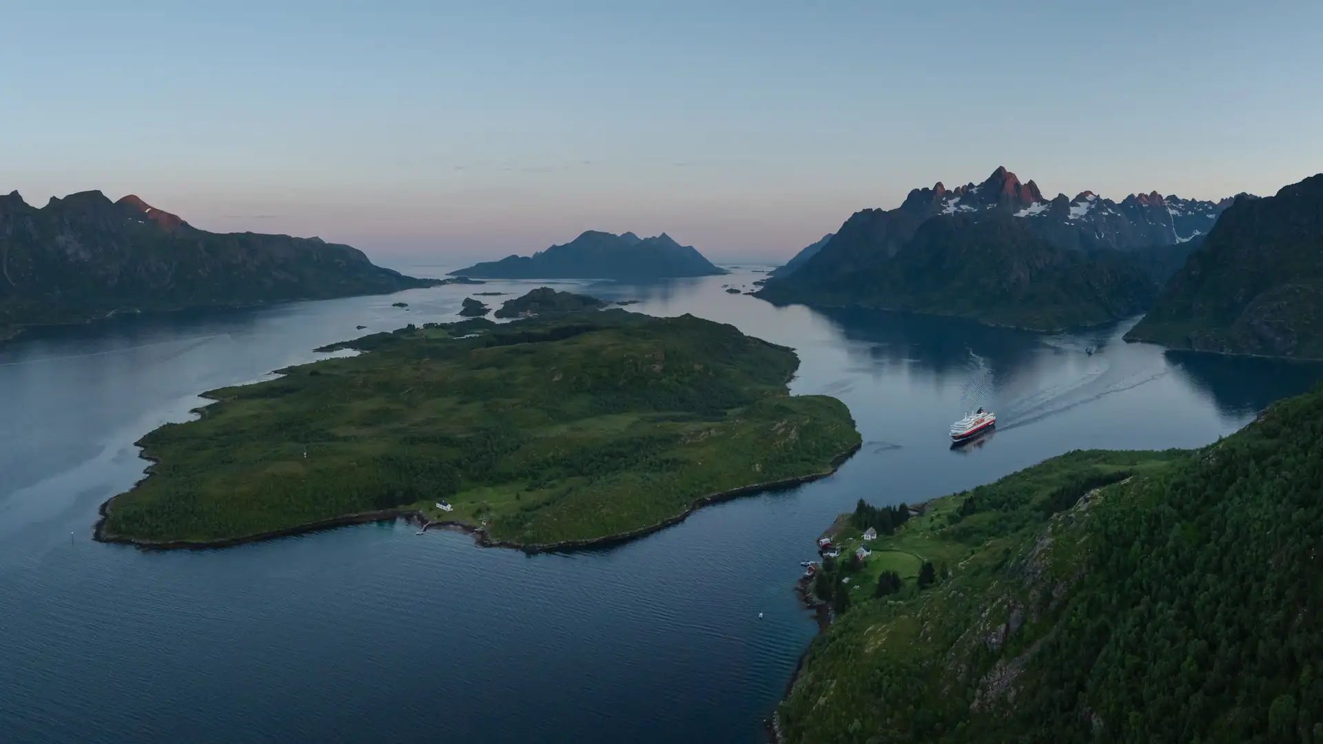 MS Richard With-Sailing-Raftsund 