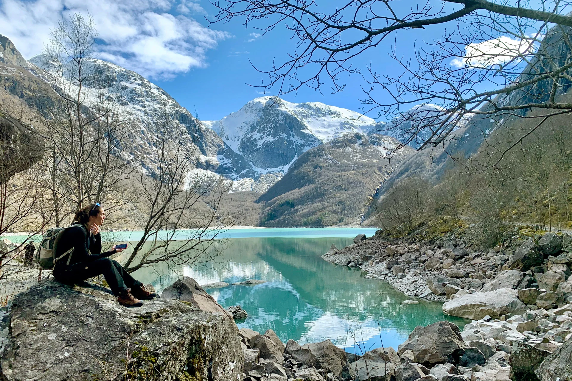 Hike-to-Lake-Bondhusvatnet-image-00004-1920x1280