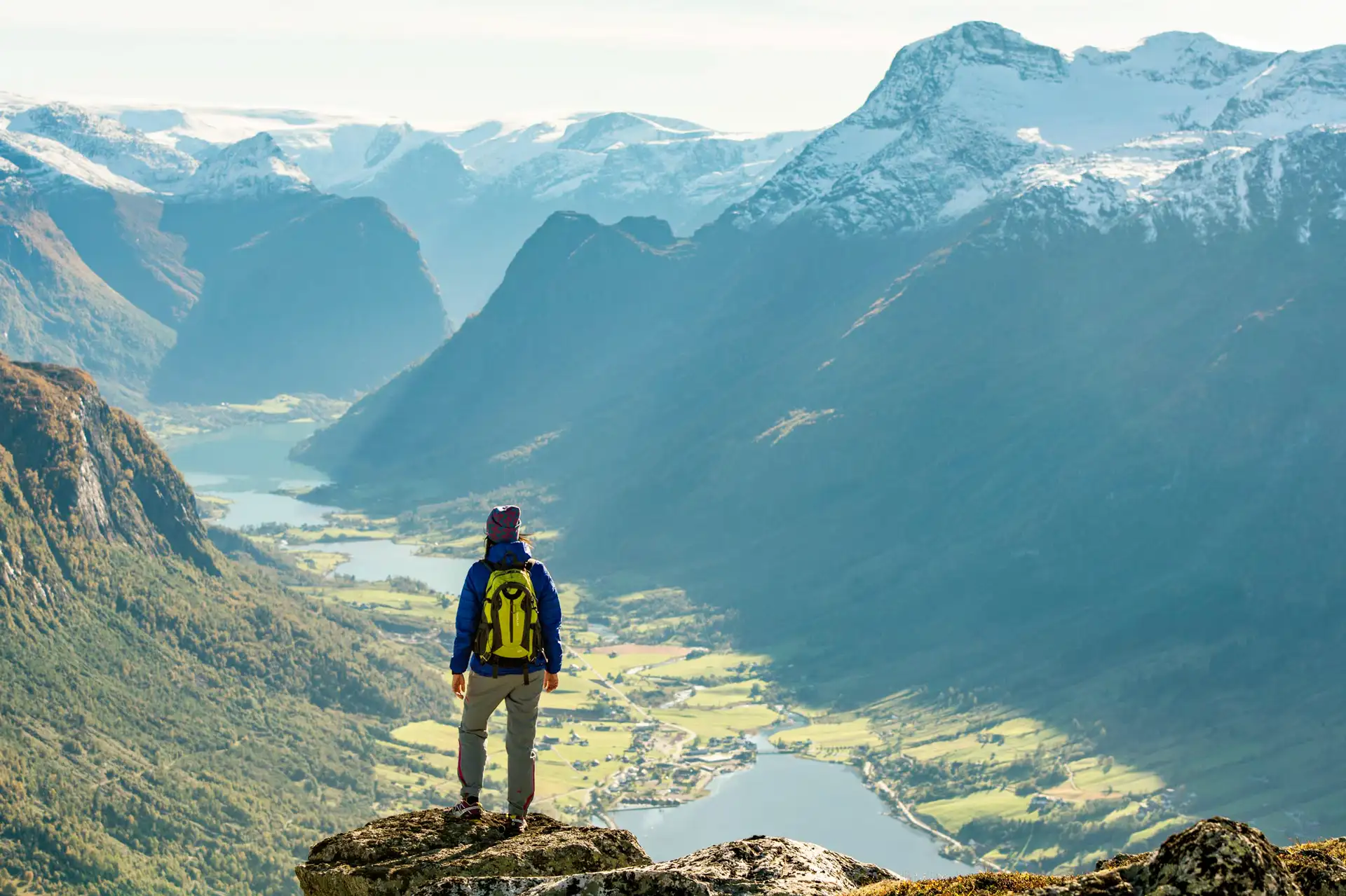 Hiking-from-Loen-Skylift-7984-Bard-Basberg-Loen-Skylift 1920x1280 3x2
