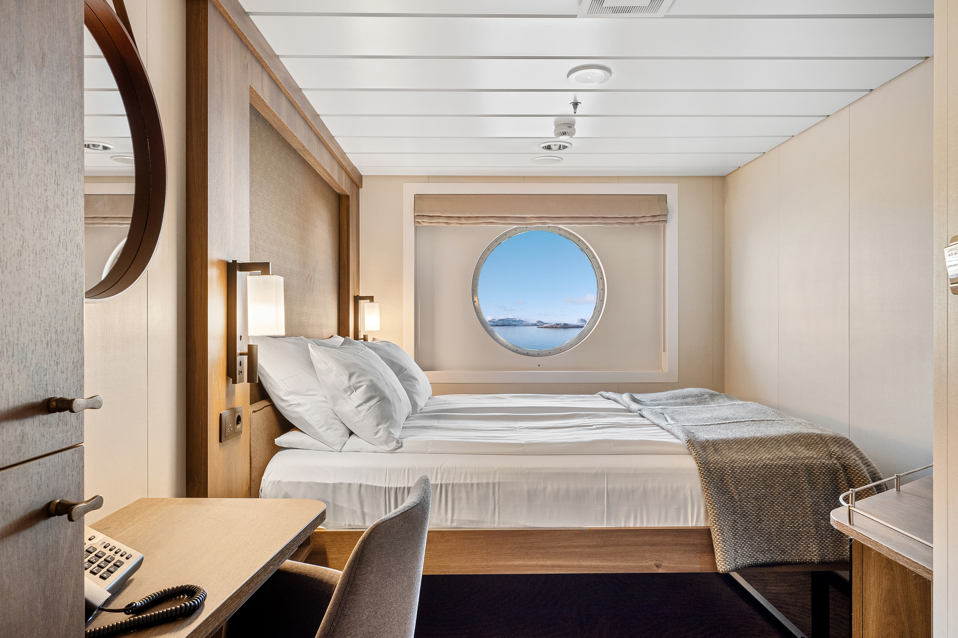 Arktis Aussenkabine Superior auf MS Trollfjord mit Ausblick