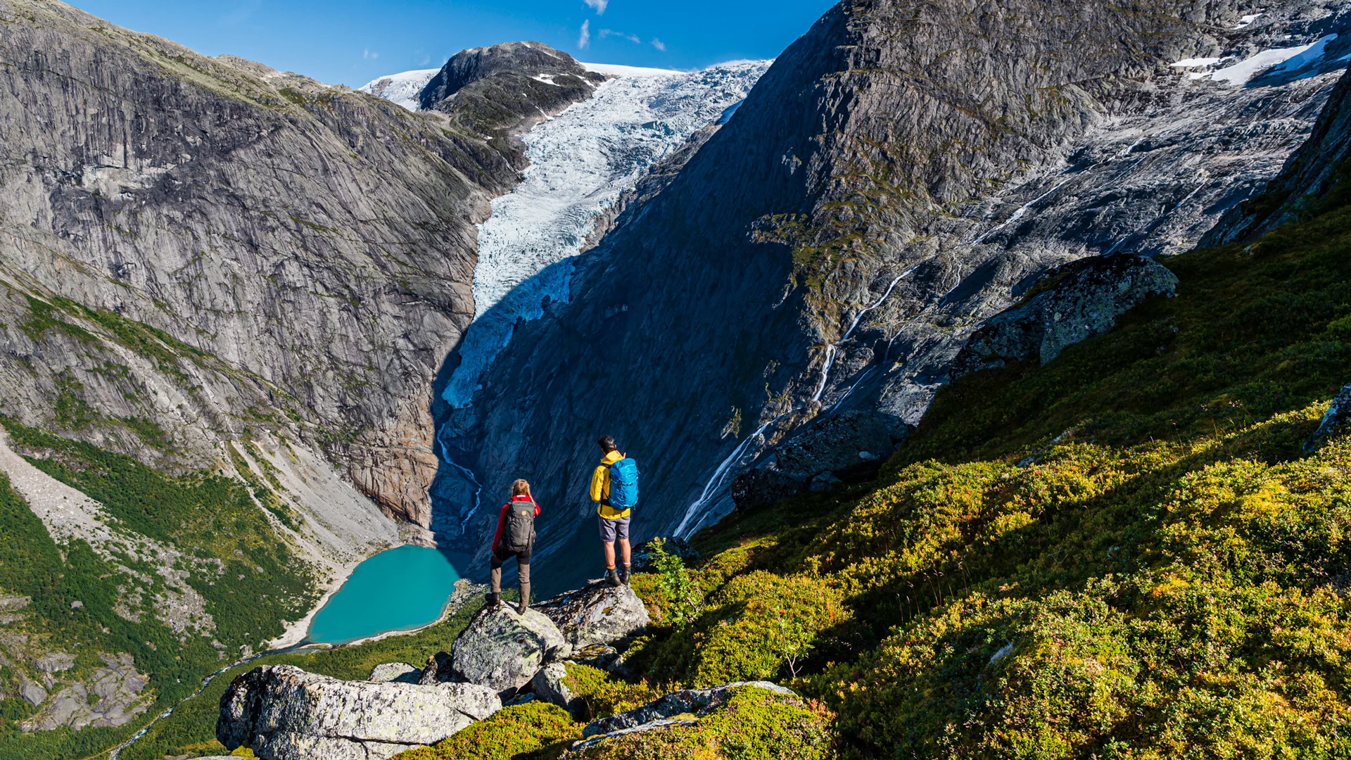 03 Nordfjord Hike-on-Strynefjellet view-of-Briksdalsbreen-from-Kattanakken 1711-©-Mattias-Fredriksson Fjord-Norway 1920x1080