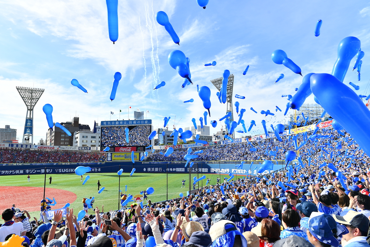 満員の横浜スタジアム