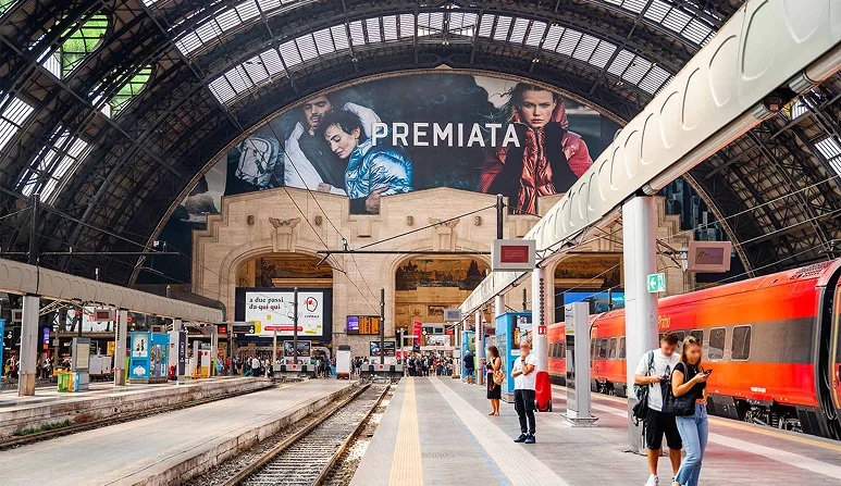 Inside image of Grand Stazoni station