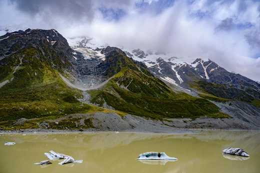 Photograph of icebergs floating in Hooker Lake.