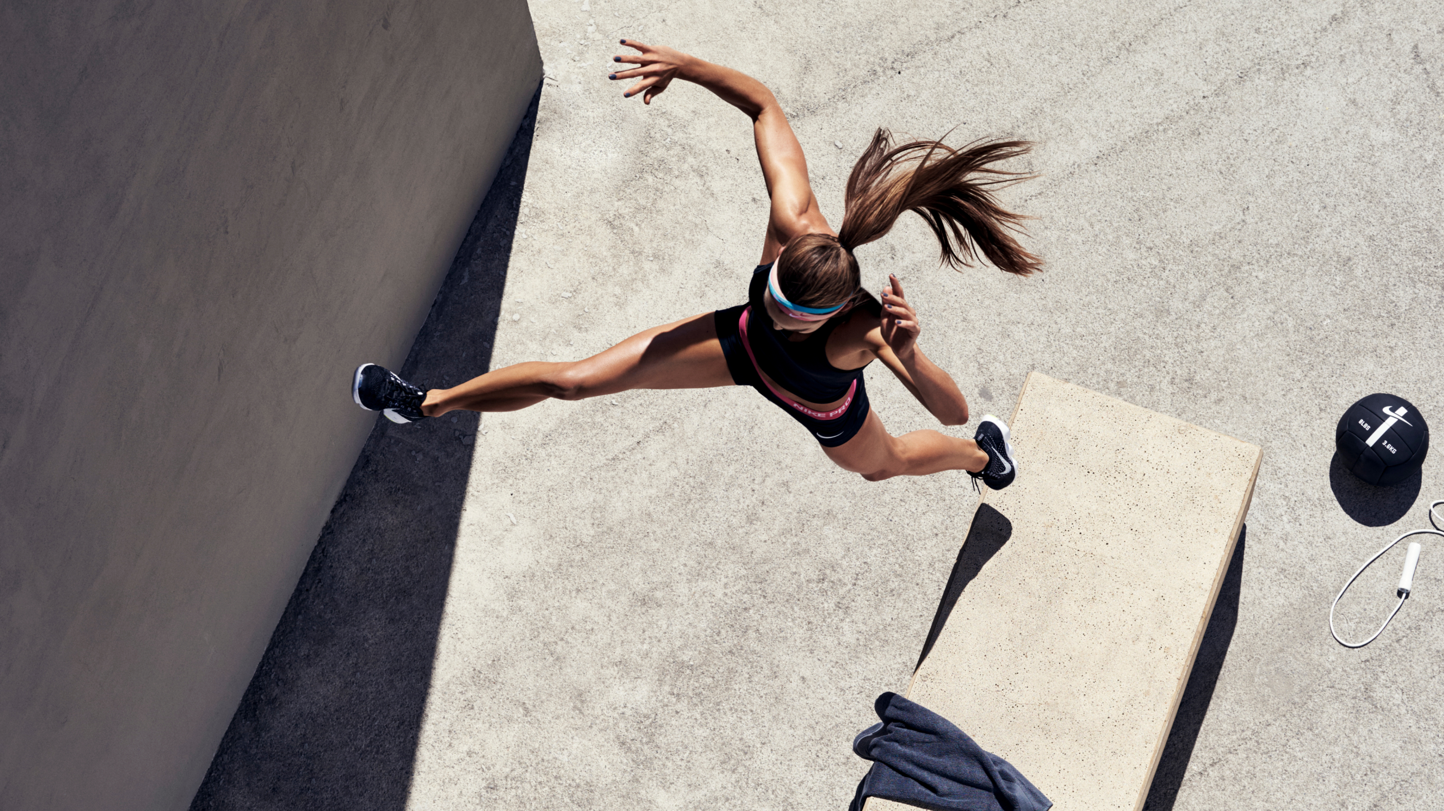 Fa15_Flyknit_Zoom_Agility_KirstyGodso_02D NB R1S12T30_DT01S13.jpg