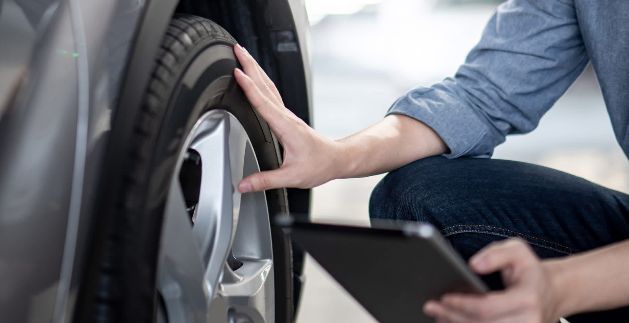 image of tire check pressure