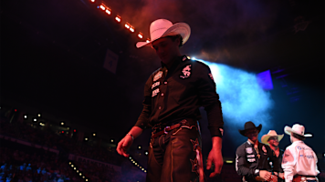 2022 PBR Canada Champion Nick Tetz wins Czar Lake Bullarama | PBR ...