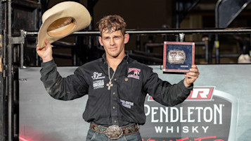 Lane strikes again for win in Bangor | PBR | Professional Bull Riders