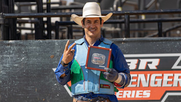 Alex Cerqueira repeats as event winner of PBR Challenger Series’ Ocean ...