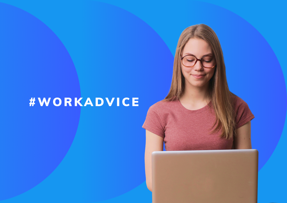 A woman sitting in front of her laptop (Thumbnail)