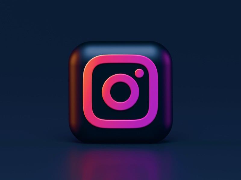 Pink and black Instagram logo