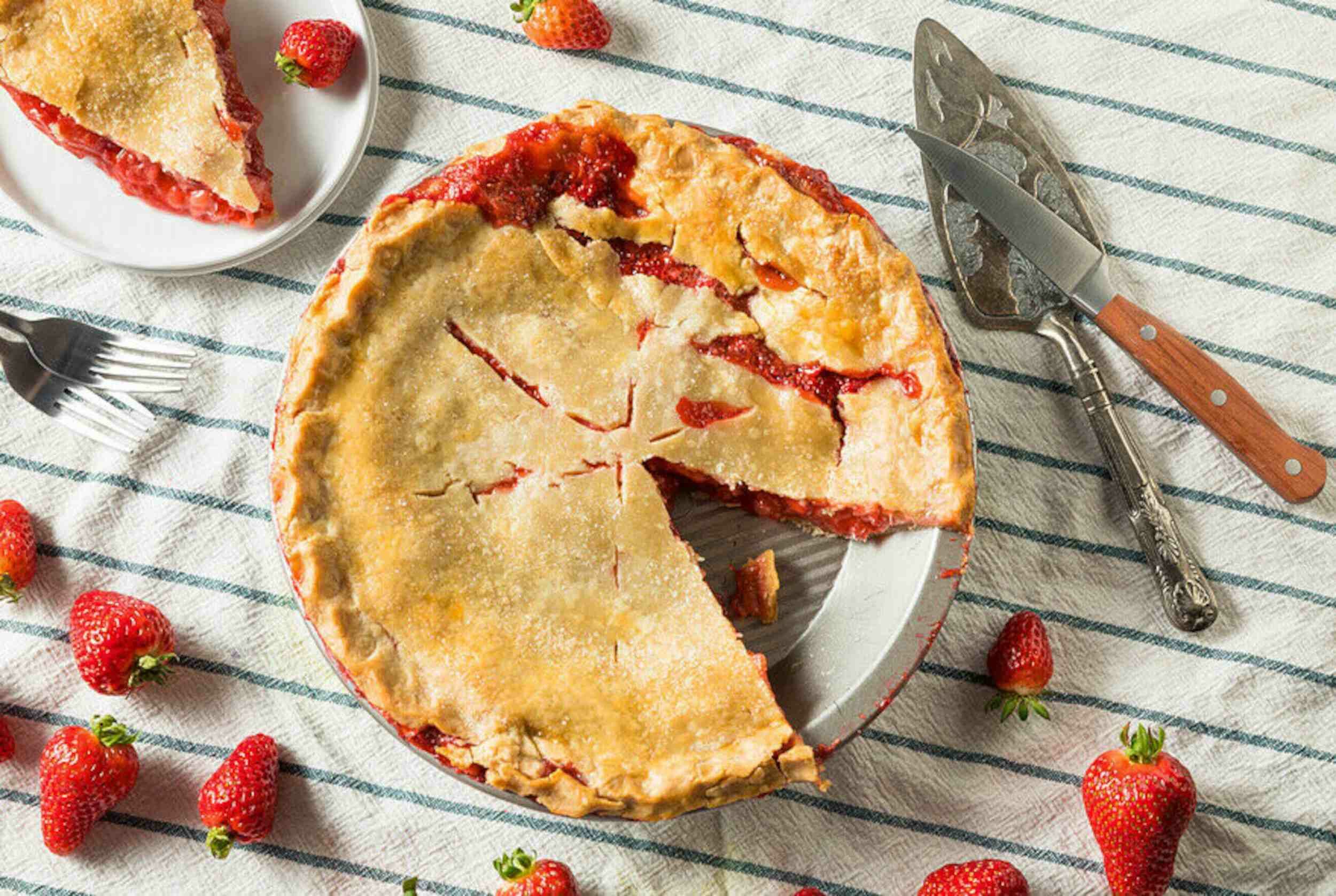 Grandma's Strawberry Rhubarb Pie