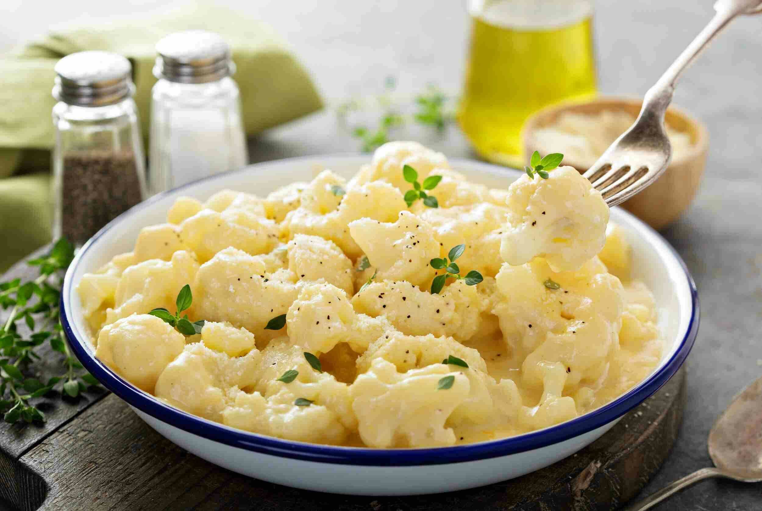 Cauliflower in Cheese Sauce
