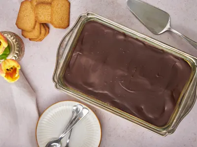 No-Bake Éclair Cake-image