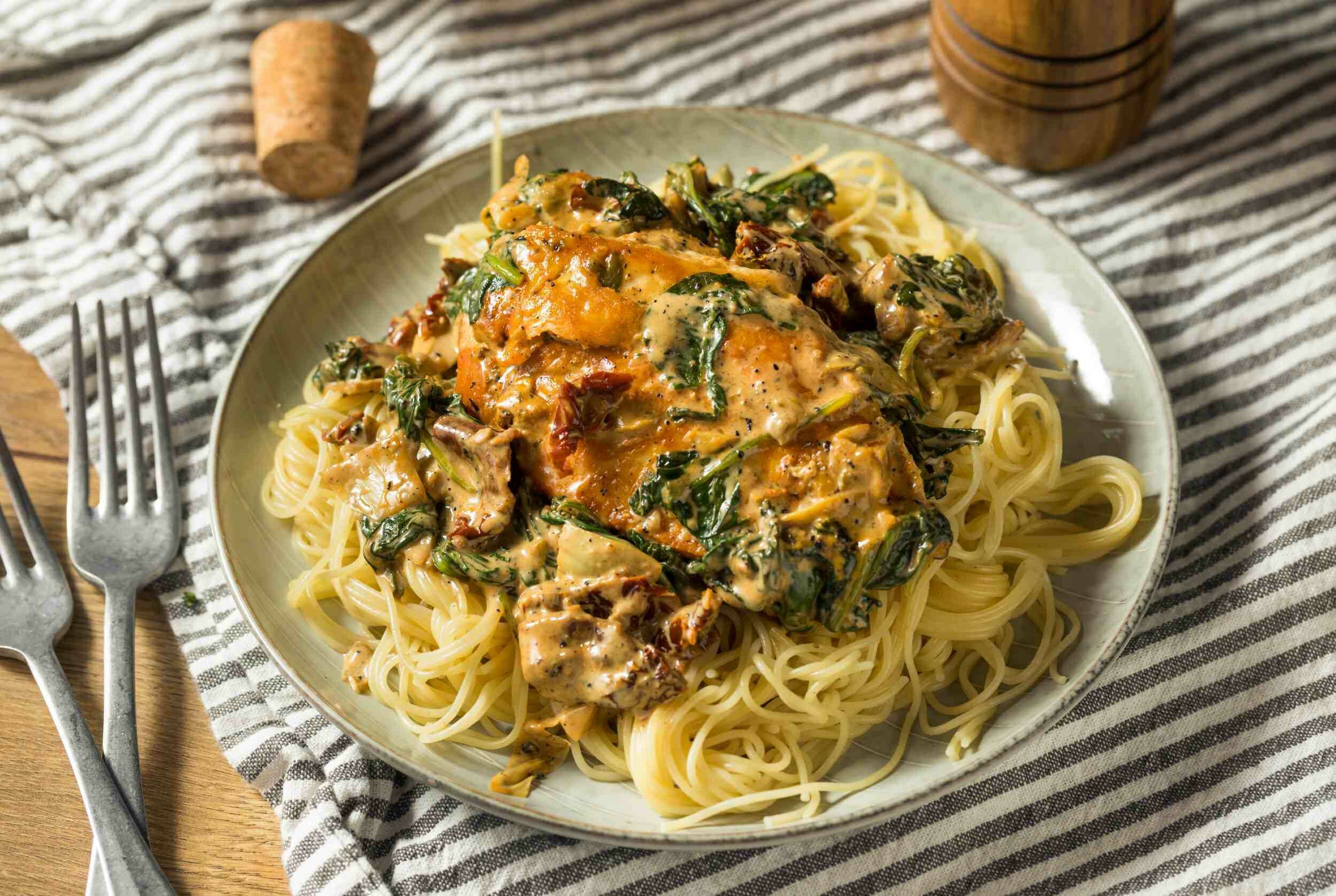 Slow Cooker Tuscan Garlic Chicken With Sun-Dried Tomatoes