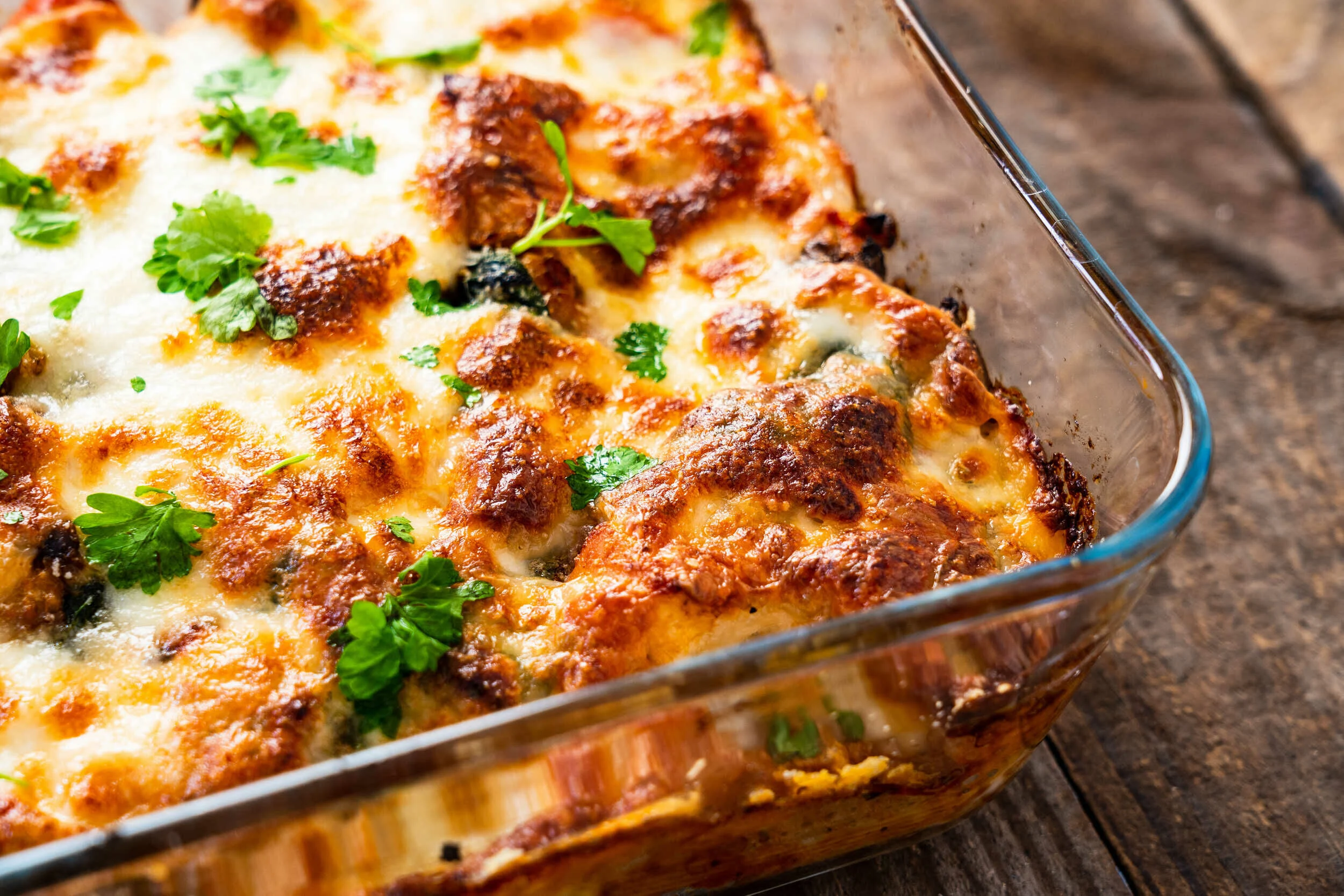 a-casserole-dish-filled-with-baked-ziti