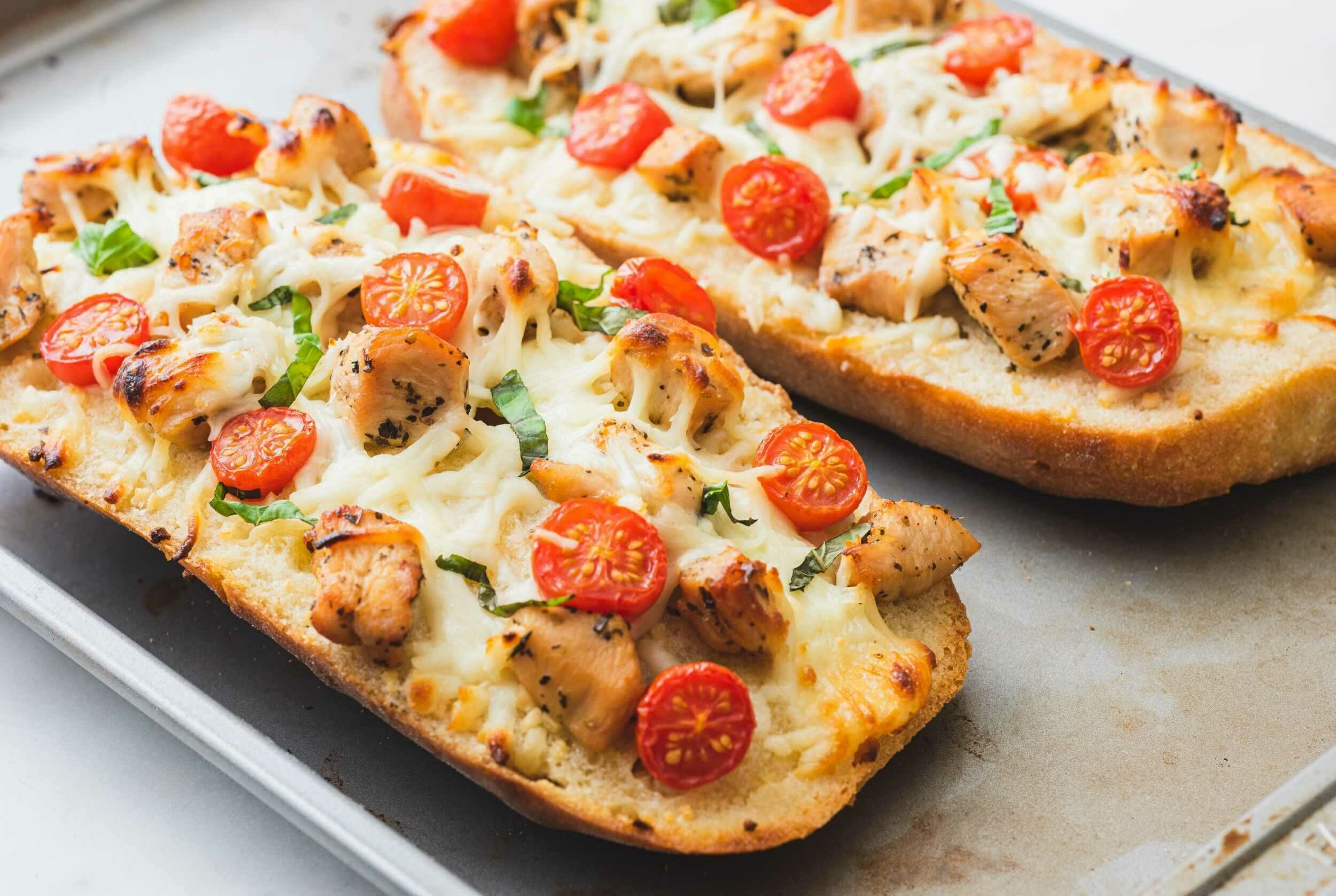 Cheesy Chicken Garlic Bread