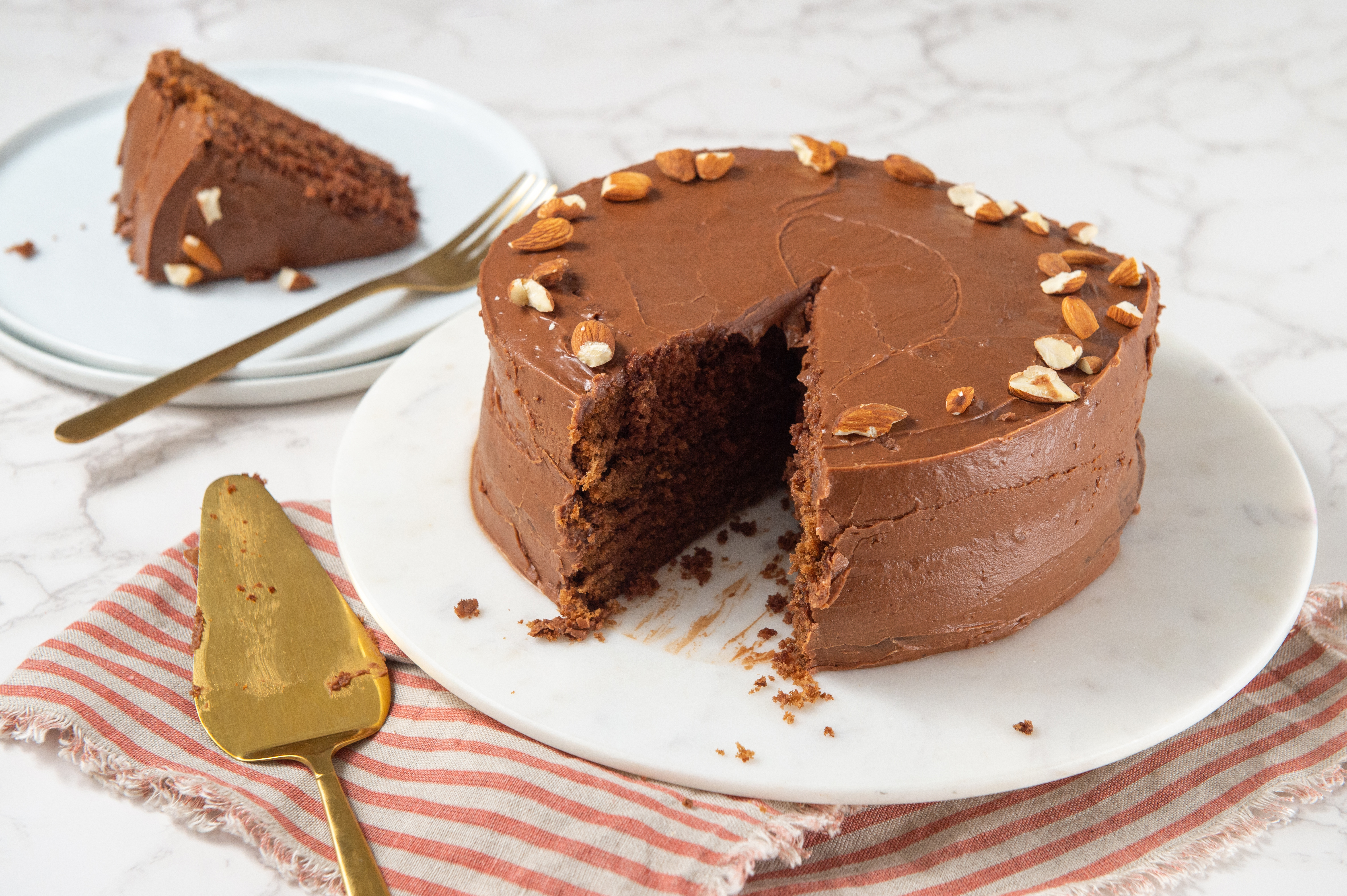 Microwave Eggless Chocolate Cake | Madhura's Recipe