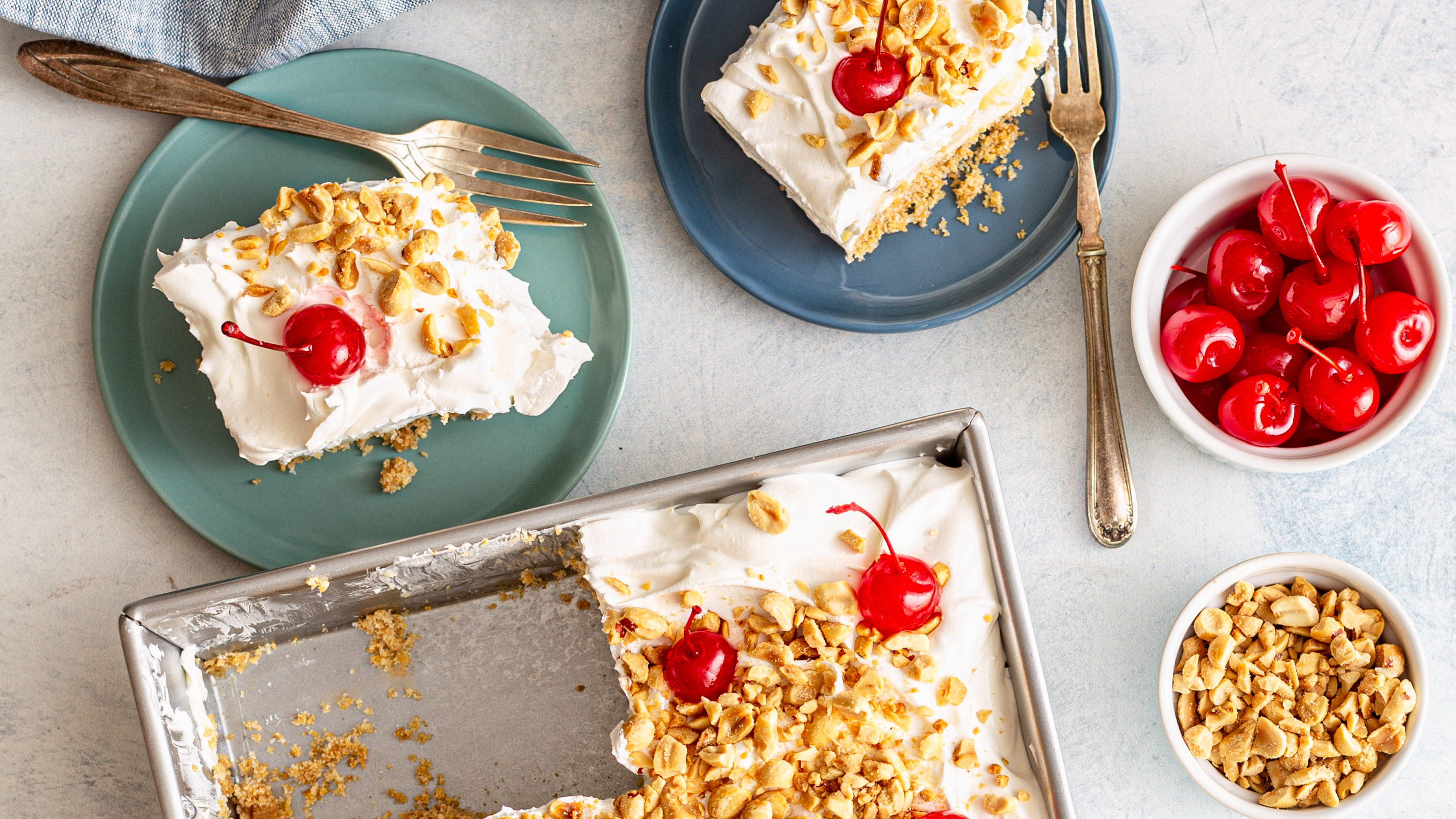 Dolly Parton Banana Strawberry Dump Cake — Miss Annie's Home + Kitchen