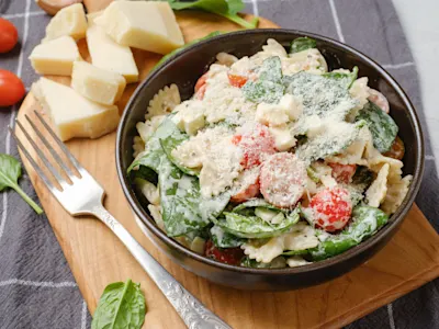 Mozzarella Pasta Salad-image