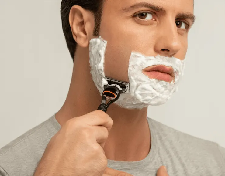 Consejos para afeitarse una barba dura